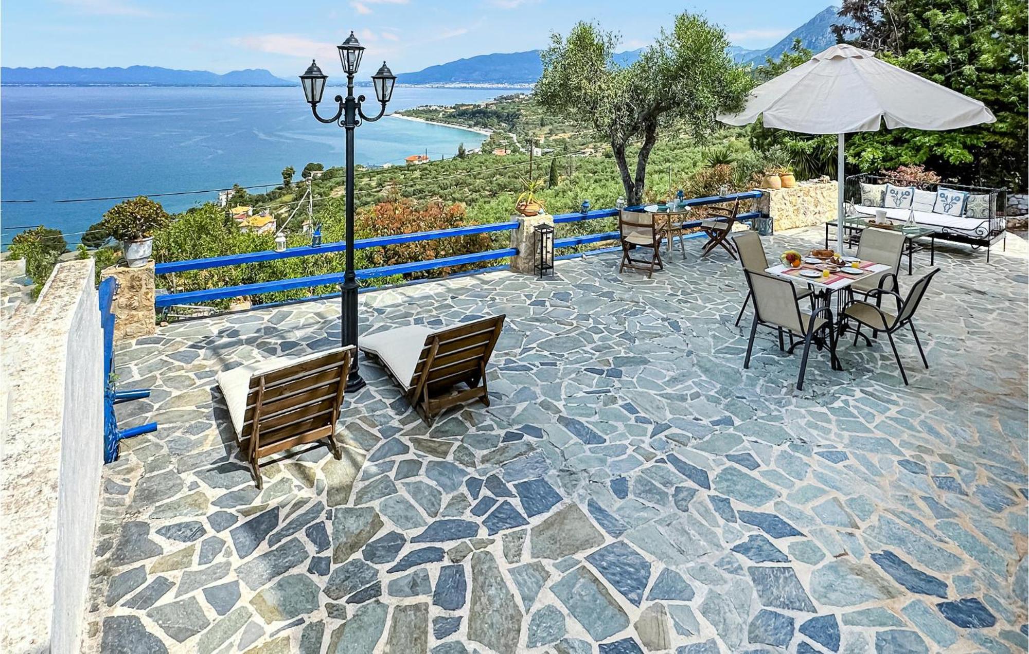 2 Bedroom Lovely Home In Kalamata Exterior photo