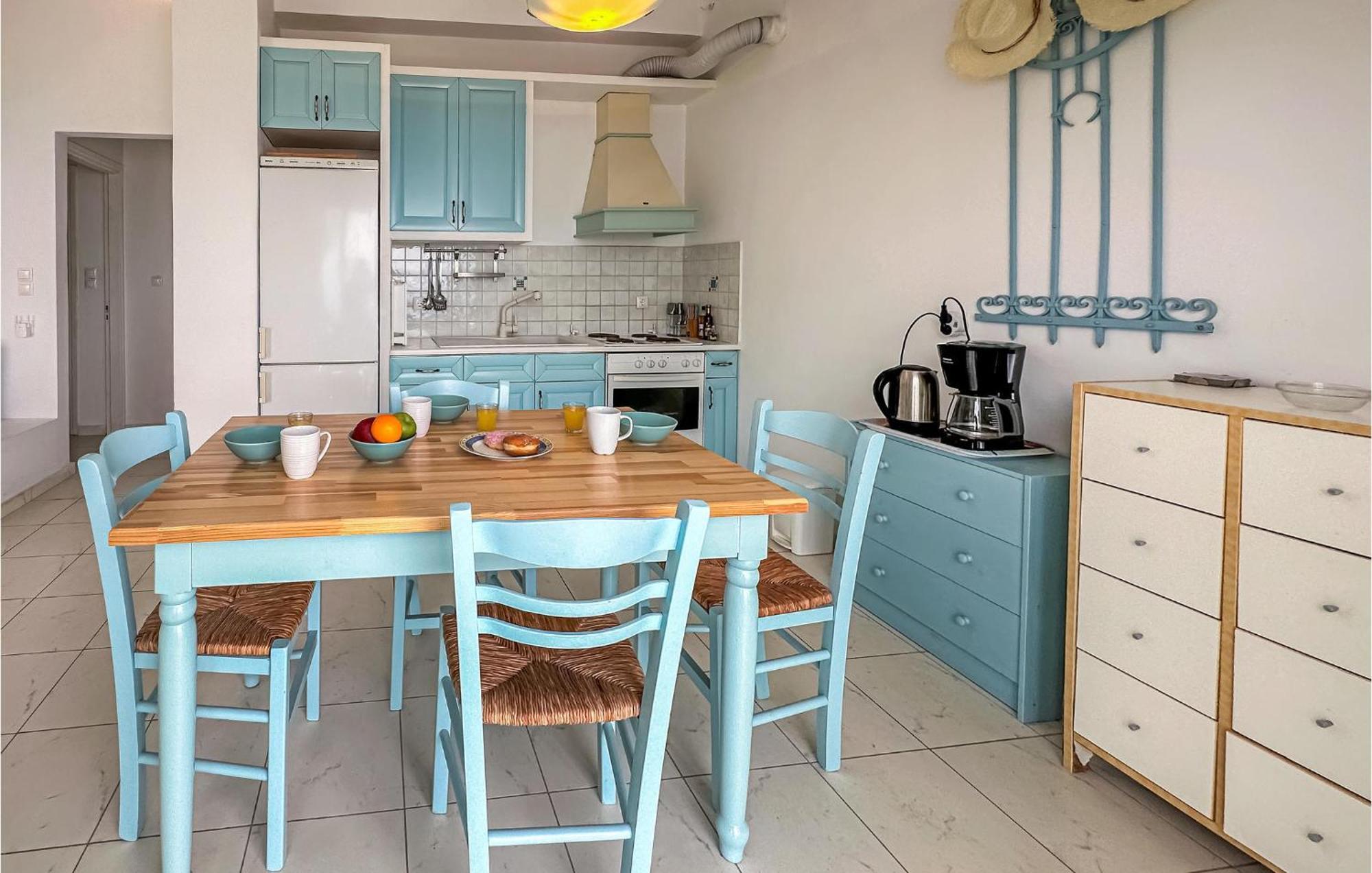 2 Bedroom Lovely Home In Kalamata Exterior photo