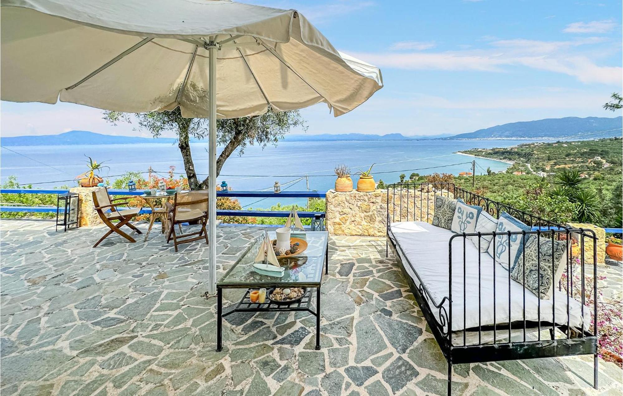 2 Bedroom Lovely Home In Kalamata Exterior photo