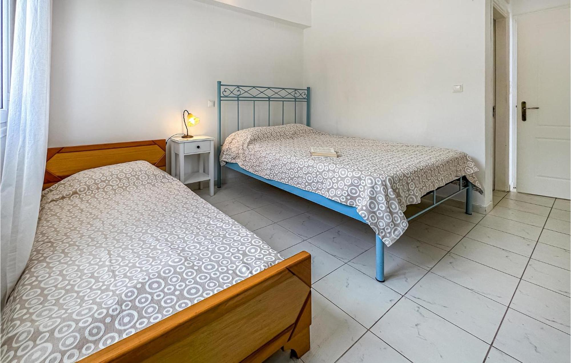2 Bedroom Lovely Home In Kalamata Exterior photo