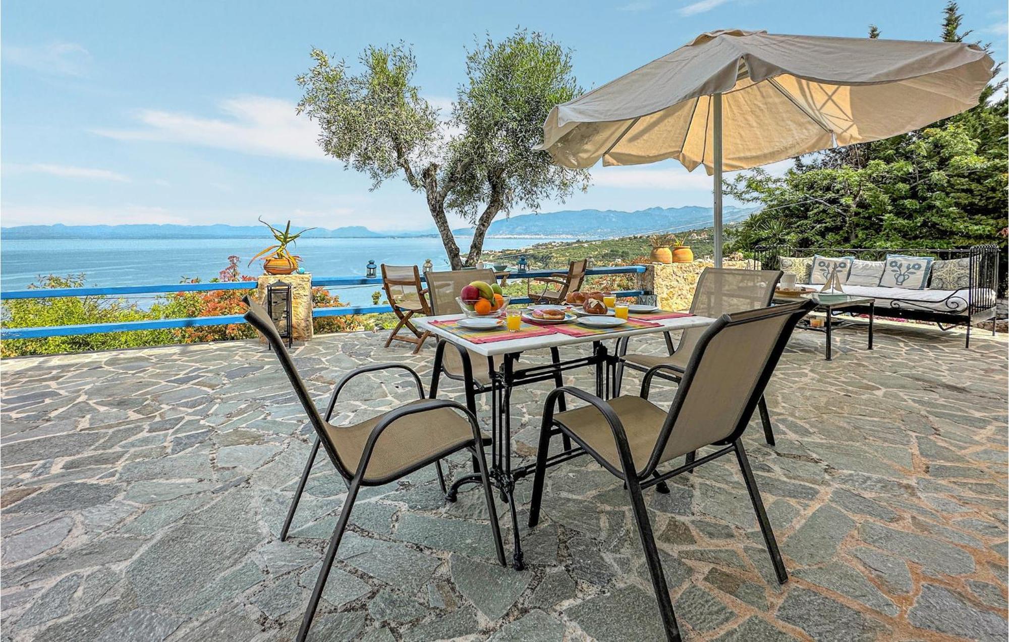 2 Bedroom Lovely Home In Kalamata Exterior photo